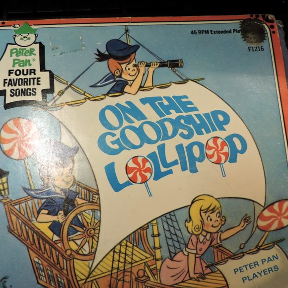 PETER PAN RECORDS vintage .. Children's songs   BONUS DISCOUNT W/ RECORDS BUNDLE - Picture 3 of 9